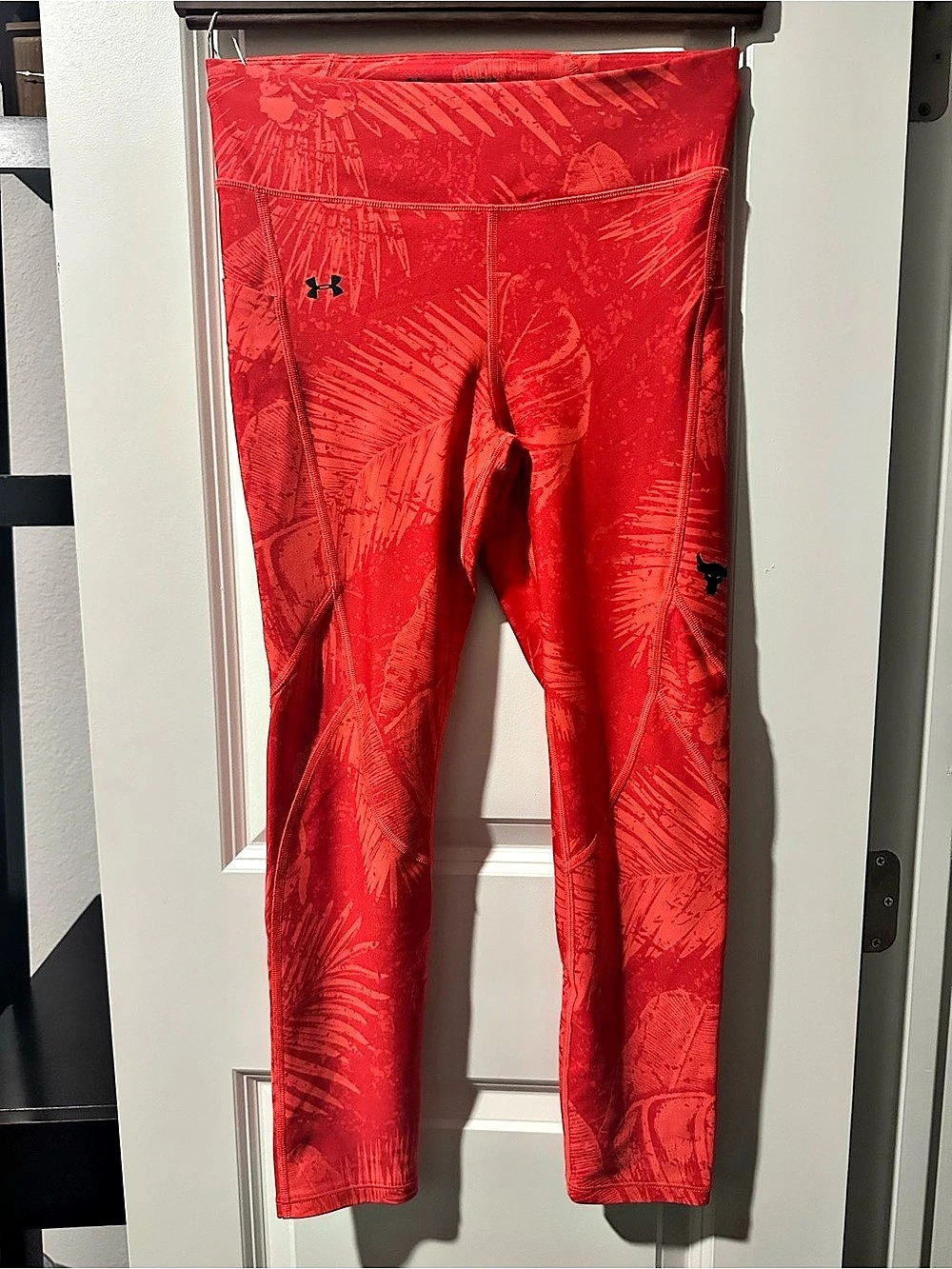 Under Armour Project Rock HeatGear Printed Crop Leggings Red Medium